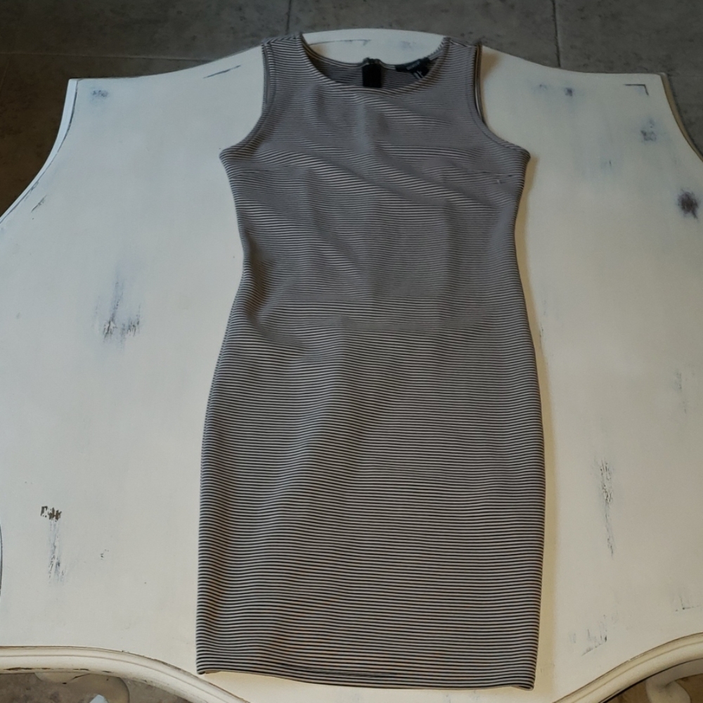 Forever 21 fitted black/white stripes midi dress